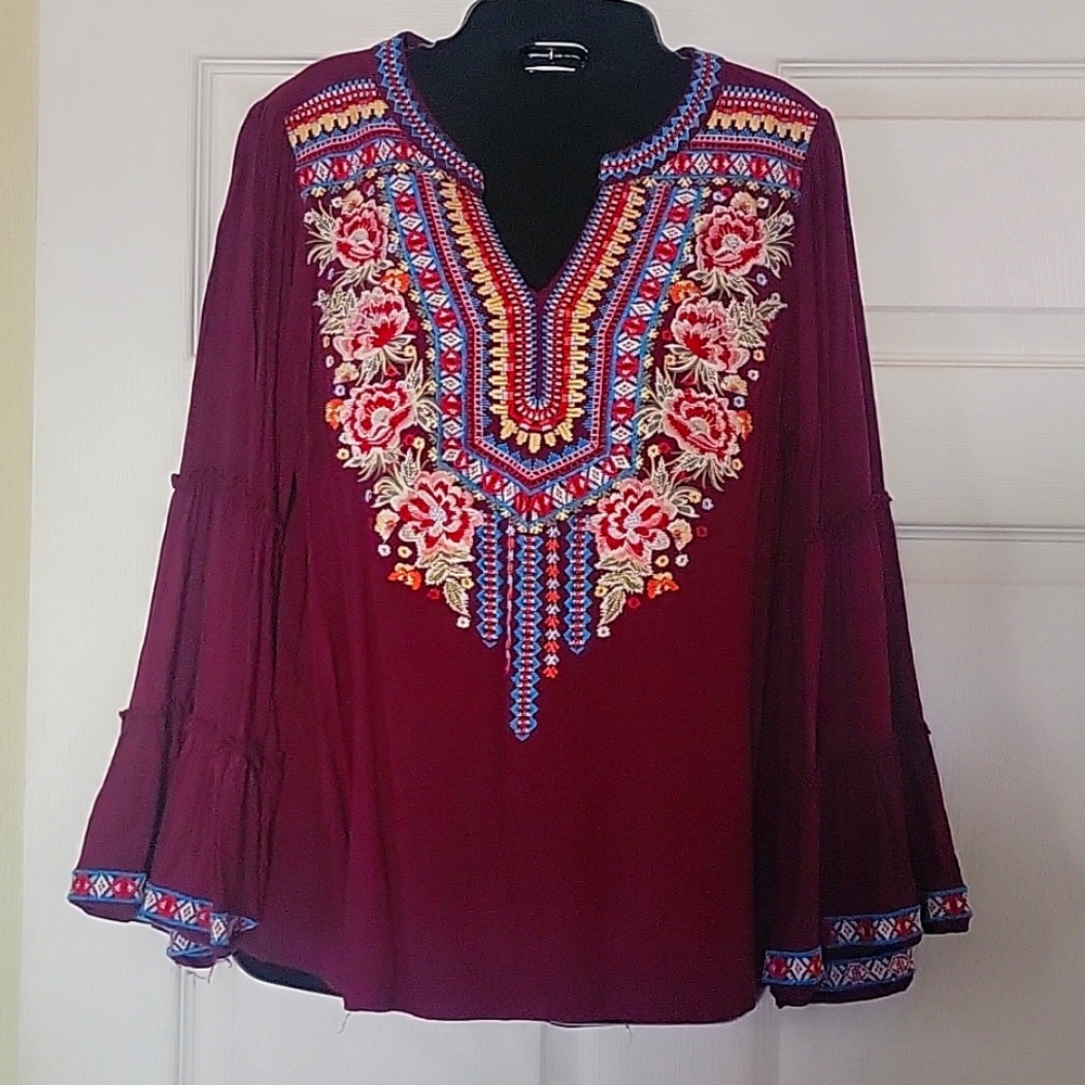 Women's Bell sleeve size M
